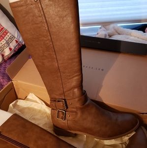Size 10 Bass brand brown boots